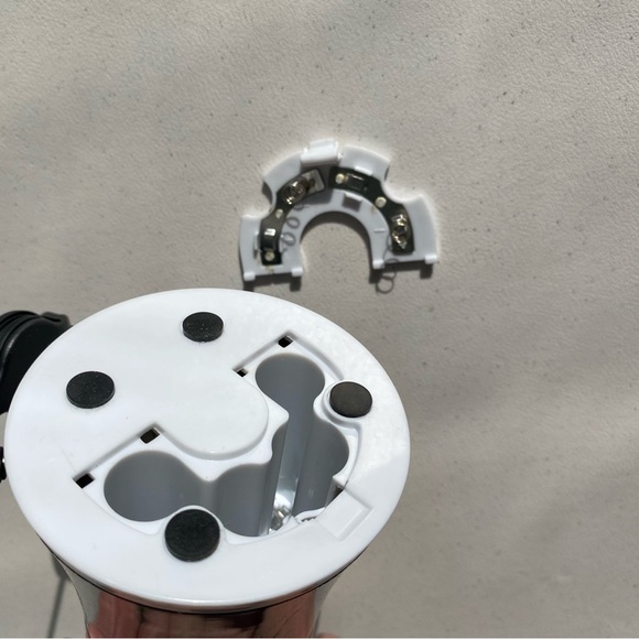 Wescott iPoint USB Pencil Sharpener - Picture 7 of 7